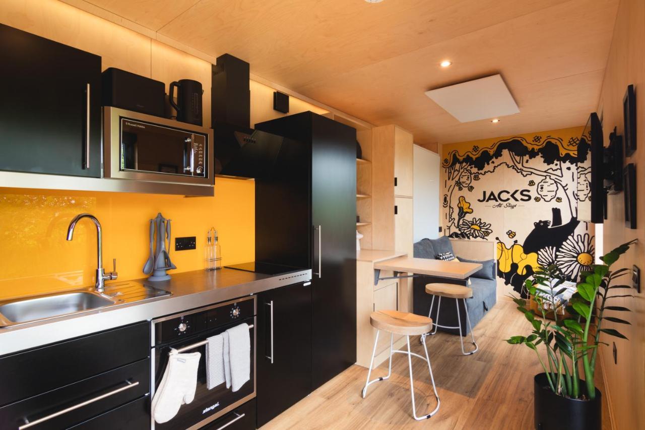 The Hive - Unique Hot Tub Cabin In Millport Εξωτερικό φωτογραφία