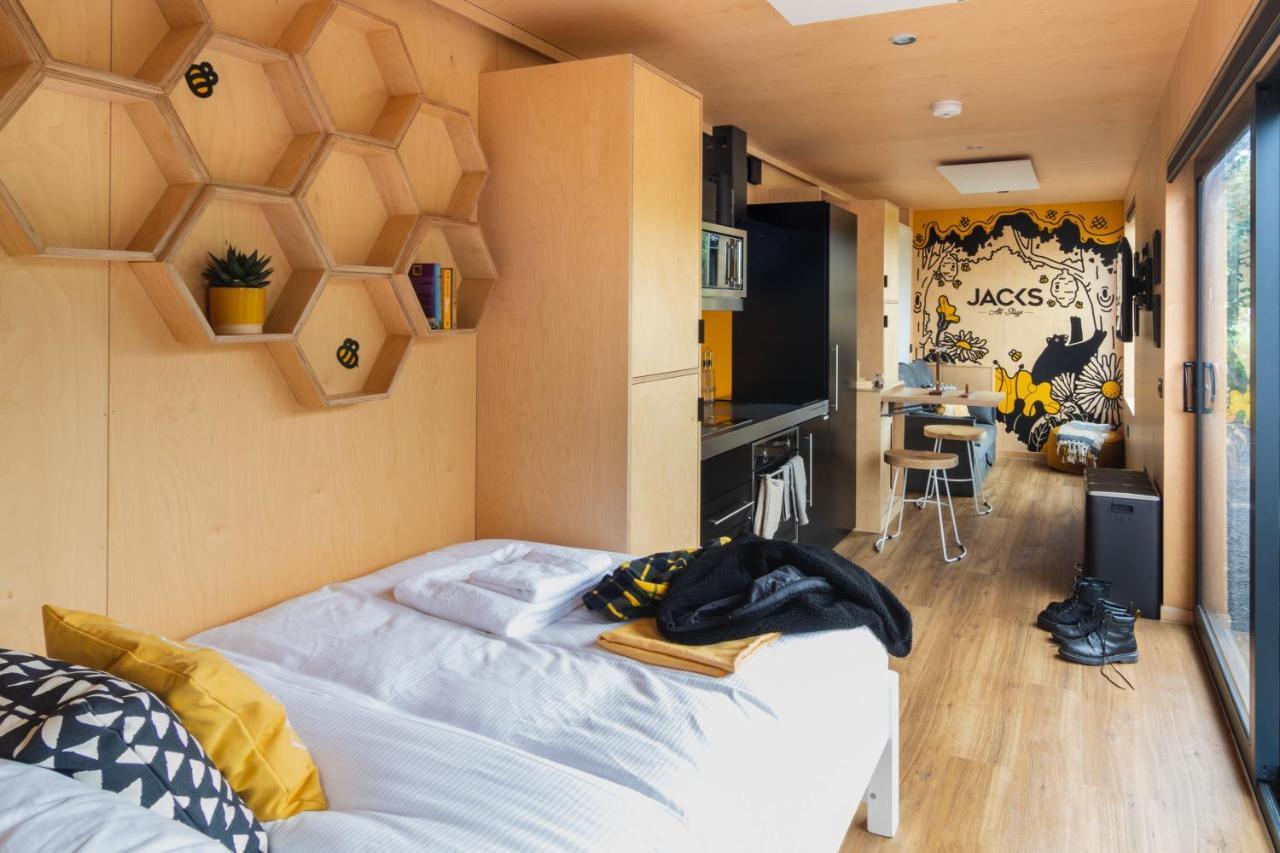 The Hive - Unique Hot Tub Cabin In Millport Εξωτερικό φωτογραφία